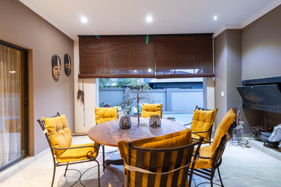 5 Bedroom Property for Sale in Aspen Hills Gauteng