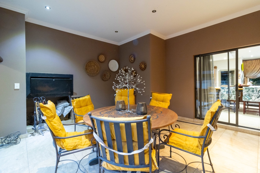 5 Bedroom Property for Sale in Aspen Hills Gauteng