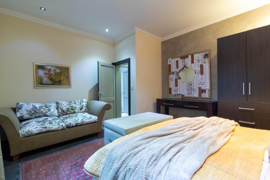 5 Bedroom Property for Sale in Aspen Hills Gauteng