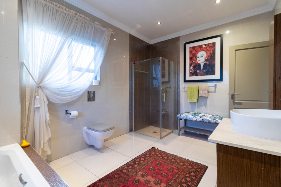5 Bedroom Property for Sale in Aspen Hills Gauteng