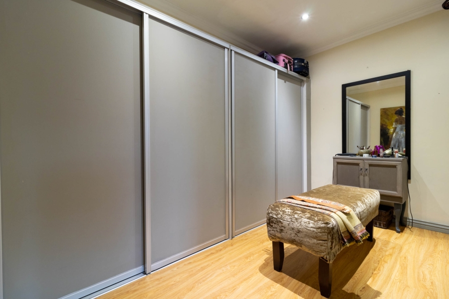 5 Bedroom Property for Sale in Aspen Hills Gauteng