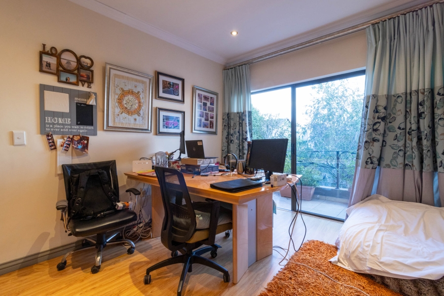 5 Bedroom Property for Sale in Aspen Hills Gauteng