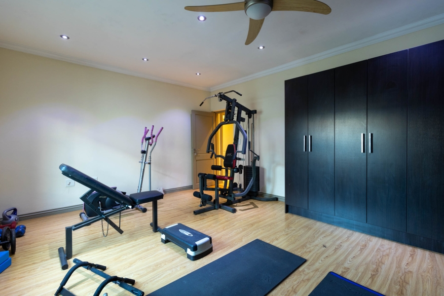5 Bedroom Property for Sale in Aspen Hills Gauteng