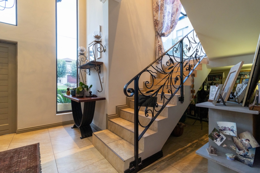 5 Bedroom Property for Sale in Aspen Hills Gauteng