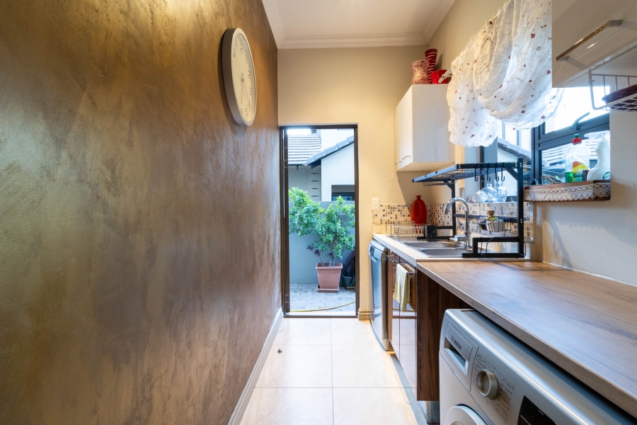 5 Bedroom Property for Sale in Aspen Hills Gauteng