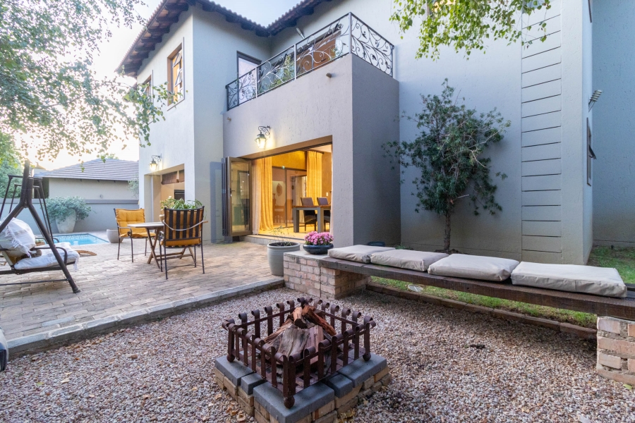 5 Bedroom Property for Sale in Aspen Hills Gauteng