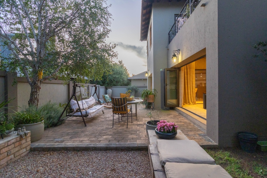 5 Bedroom Property for Sale in Aspen Hills Gauteng