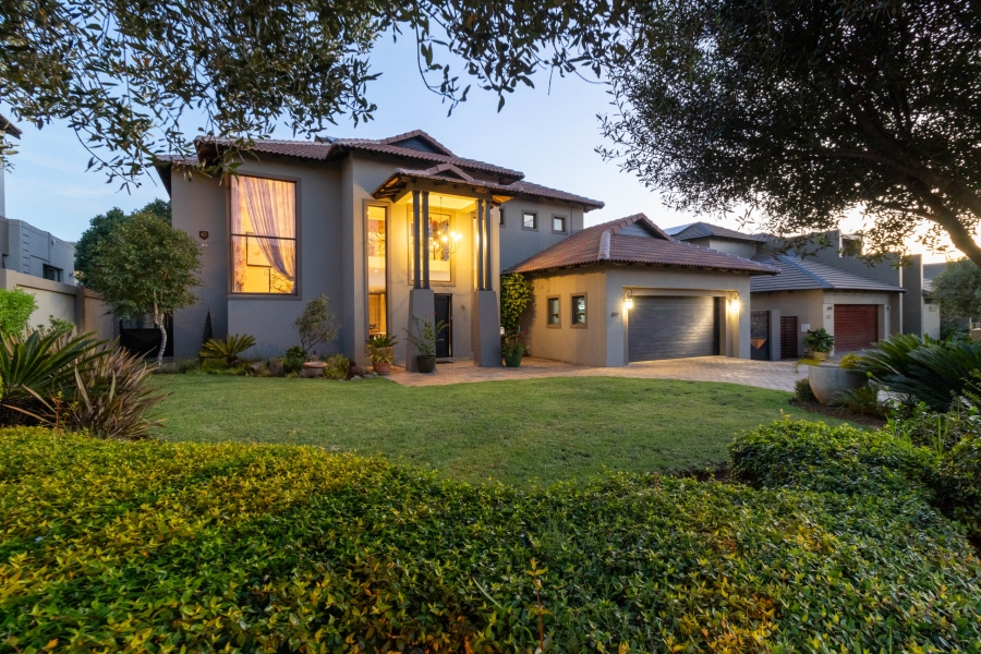 5 Bedroom Property for Sale in Aspen Hills Gauteng