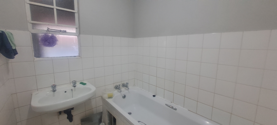 3 Bedroom Property for Sale in Die Hoewes Gauteng
