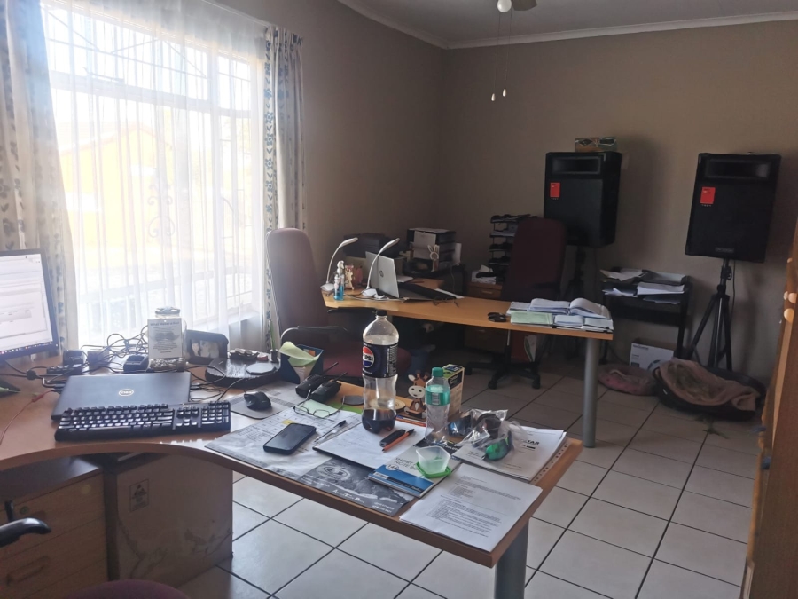 3 Bedroom Property for Sale in Barvallen Gauteng