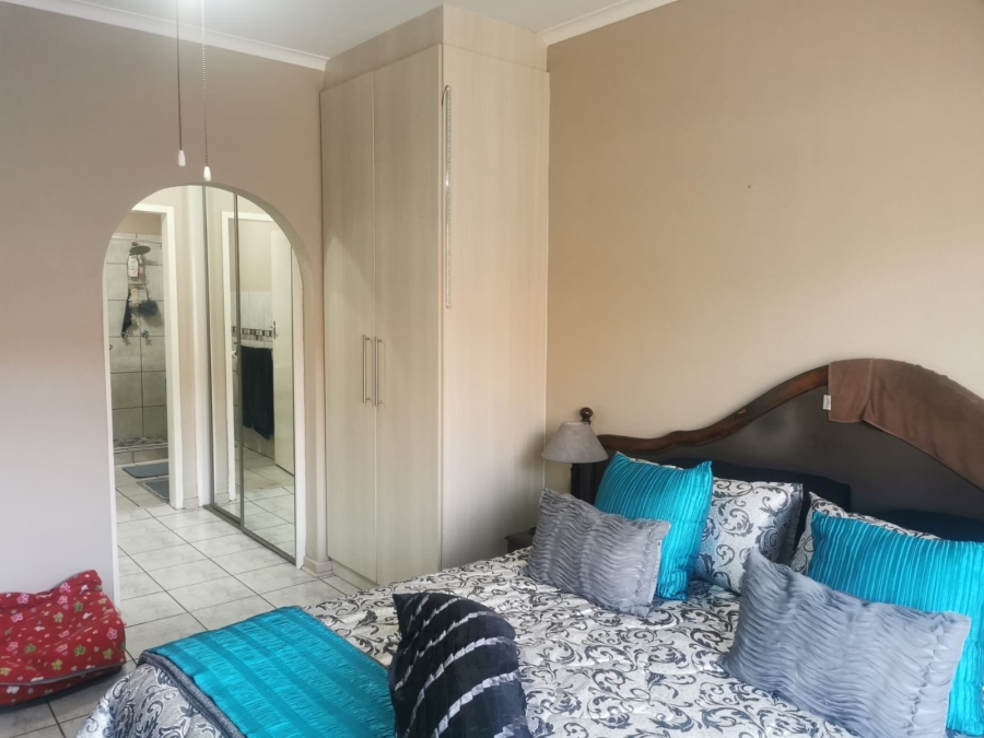 3 Bedroom Property for Sale in Barvallen Gauteng