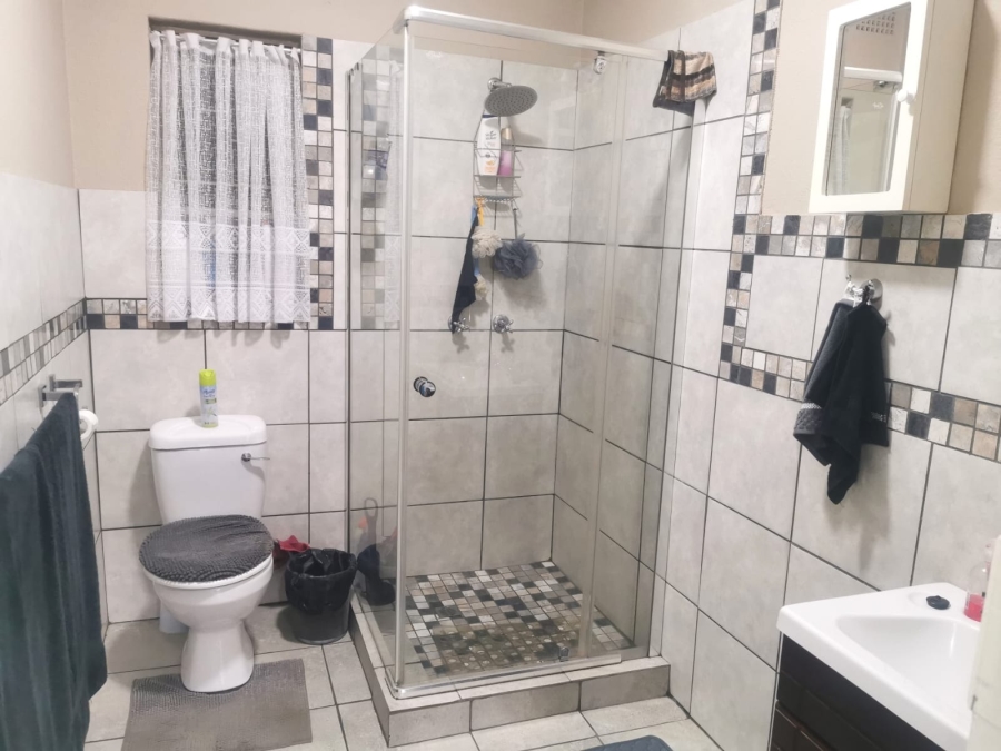 3 Bedroom Property for Sale in Barvallen Gauteng