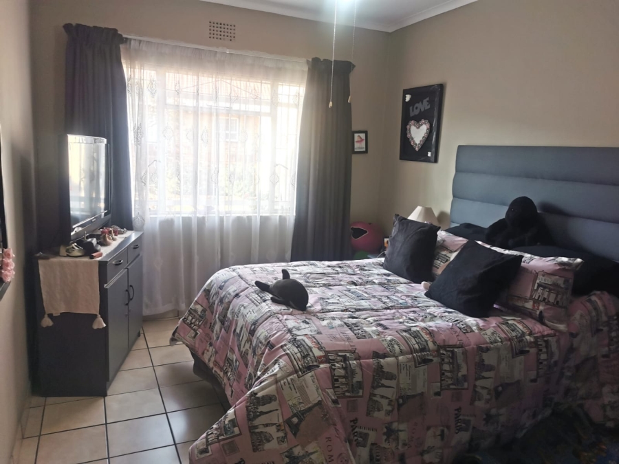3 Bedroom Property for Sale in Barvallen Gauteng