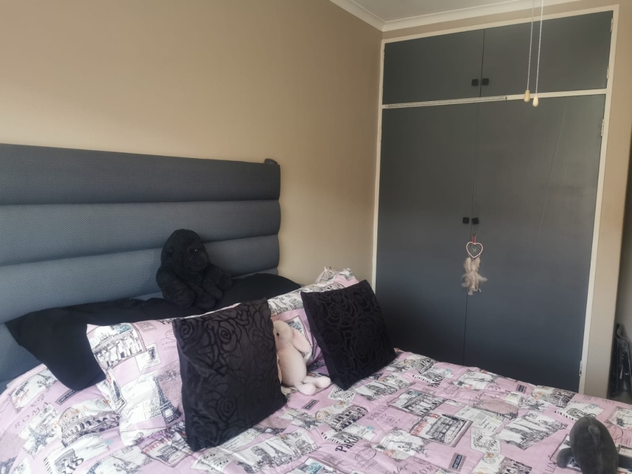 3 Bedroom Property for Sale in Barvallen Gauteng