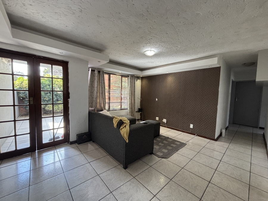 To Let 3 Bedroom Property for Rent in Douglasdale Gauteng