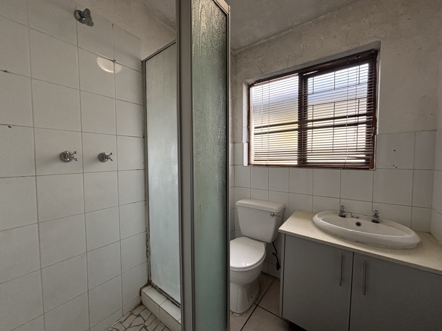 To Let 3 Bedroom Property for Rent in Douglasdale Gauteng