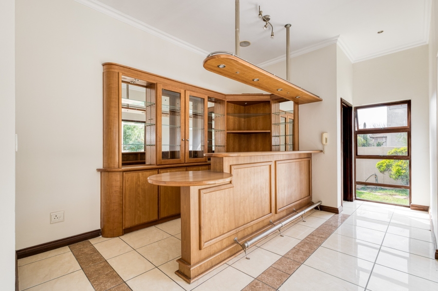 5 Bedroom Property for Sale in Fernridge Estate Gauteng