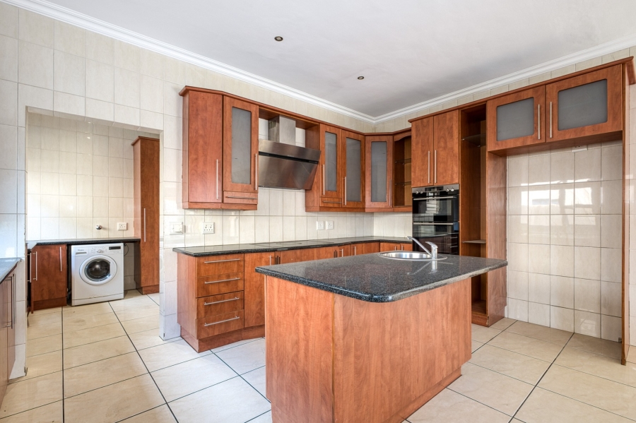 5 Bedroom Property for Sale in Fernridge Estate Gauteng