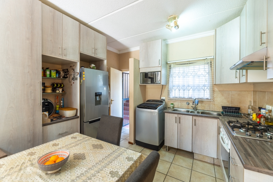 1 Bedroom Property for Sale in Paulshof Gauteng