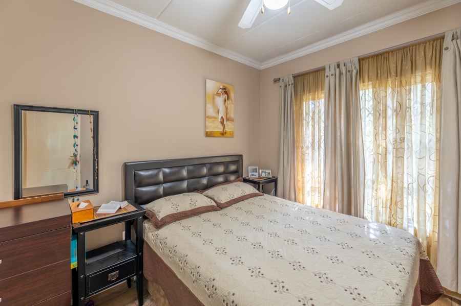 1 Bedroom Property for Sale in Paulshof Gauteng