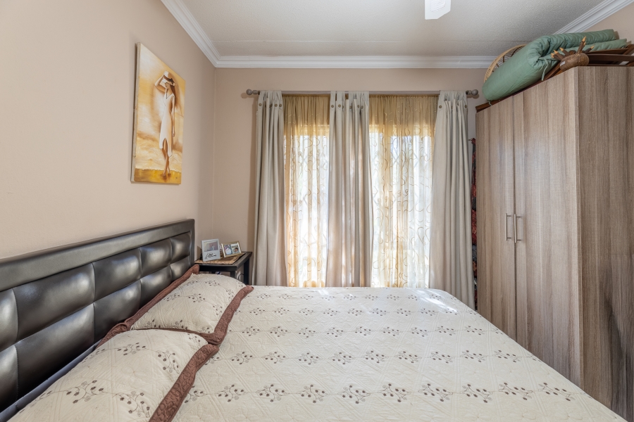 1 Bedroom Property for Sale in Paulshof Gauteng