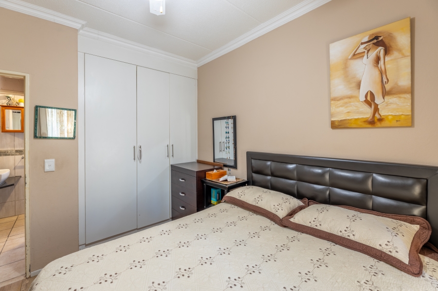 1 Bedroom Property for Sale in Paulshof Gauteng