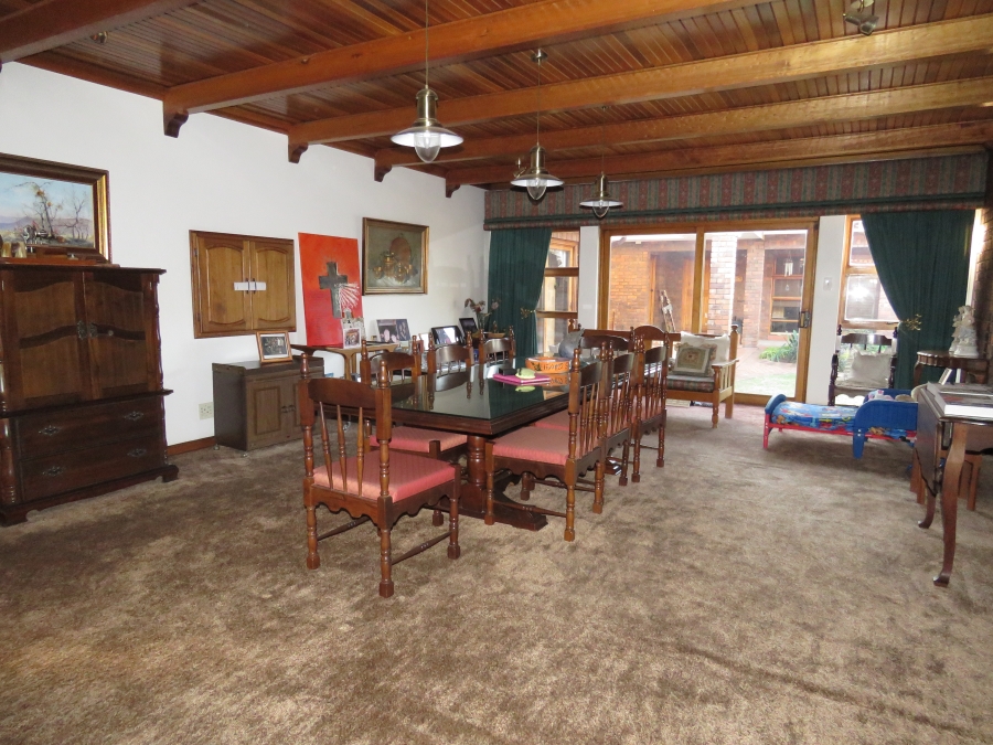 5 Bedroom Property for Sale in Kenleaf Gauteng