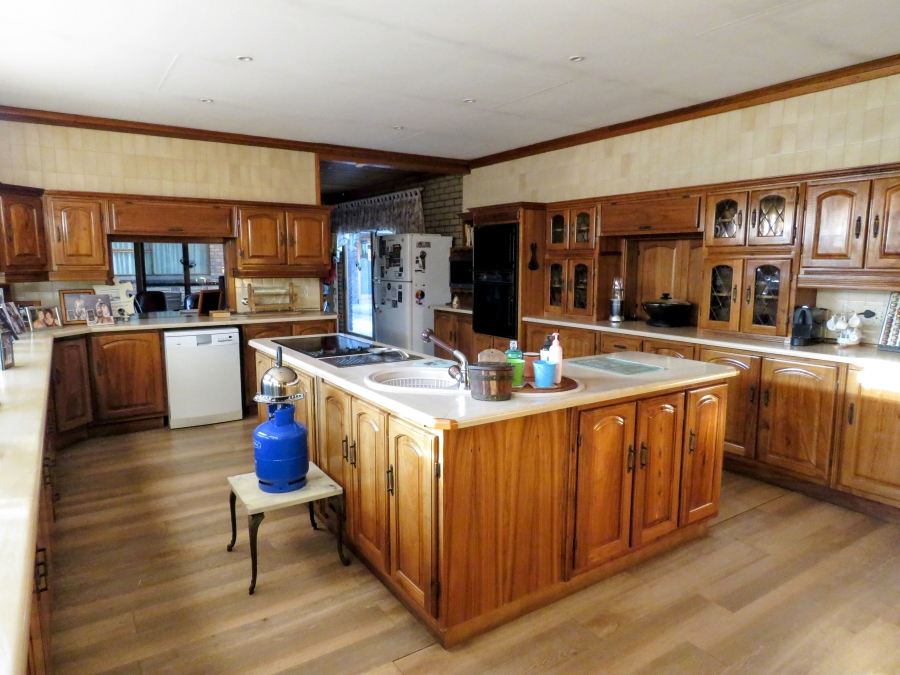 5 Bedroom Property for Sale in Kenleaf Gauteng
