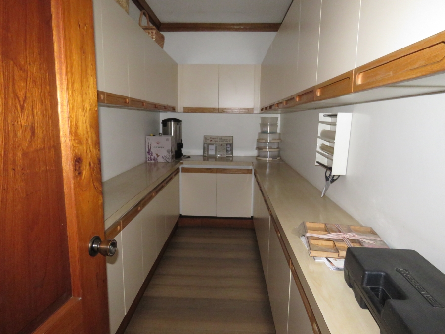5 Bedroom Property for Sale in Kenleaf Gauteng