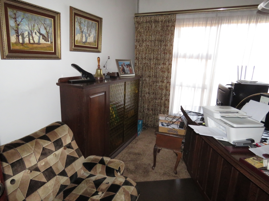 5 Bedroom Property for Sale in Kenleaf Gauteng
