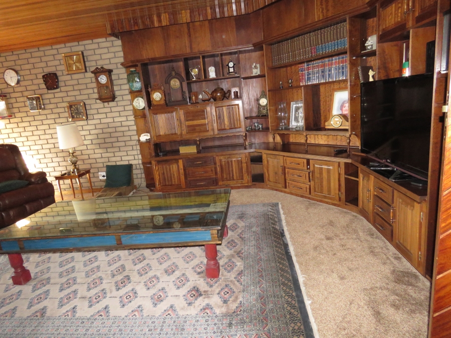5 Bedroom Property for Sale in Kenleaf Gauteng