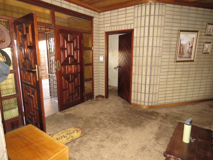 5 Bedroom Property for Sale in Kenleaf Gauteng