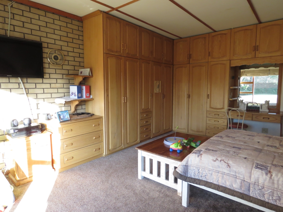 5 Bedroom Property for Sale in Kenleaf Gauteng