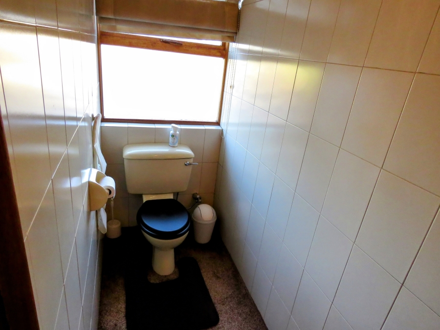 5 Bedroom Property for Sale in Kenleaf Gauteng