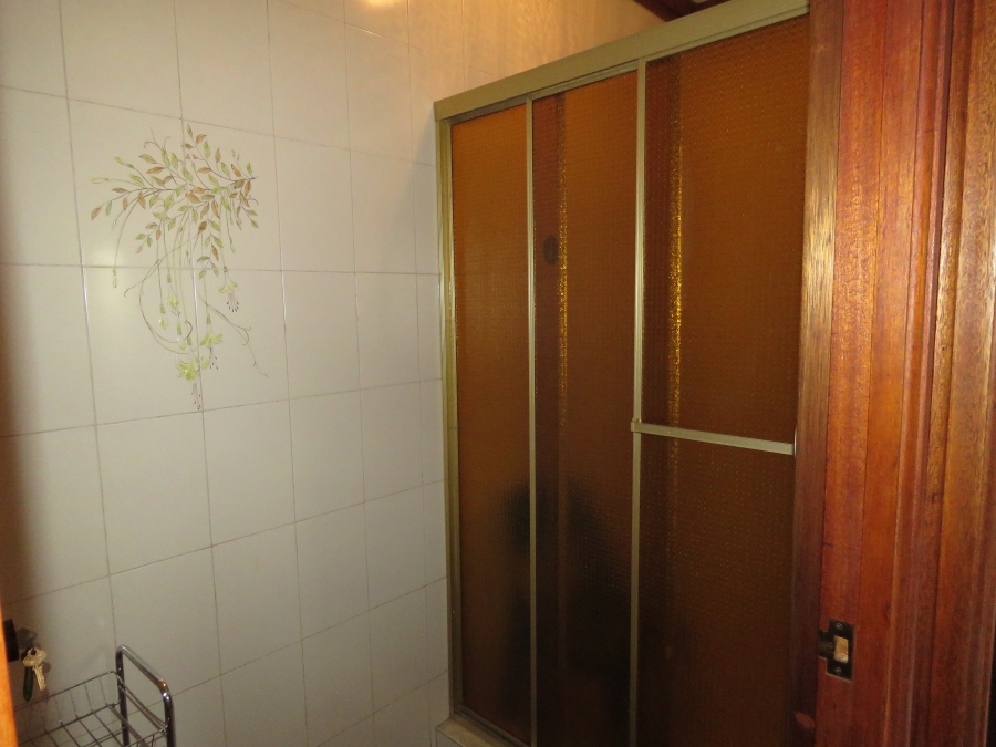 5 Bedroom Property for Sale in Kenleaf Gauteng