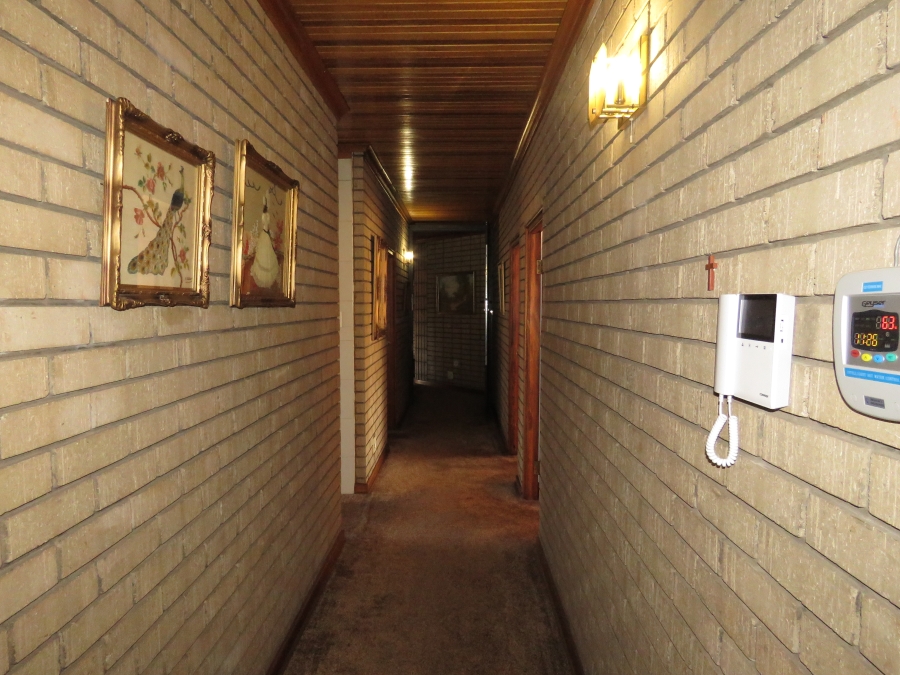 5 Bedroom Property for Sale in Kenleaf Gauteng