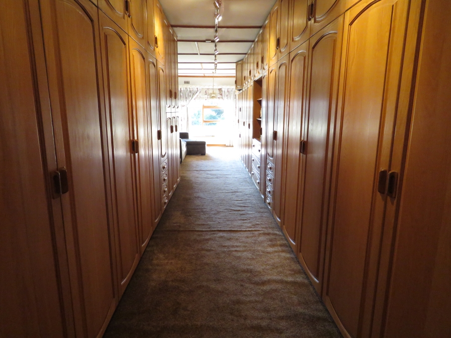 5 Bedroom Property for Sale in Kenleaf Gauteng