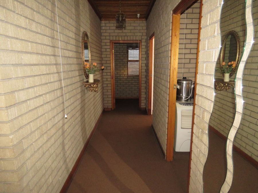 5 Bedroom Property for Sale in Kenleaf Gauteng