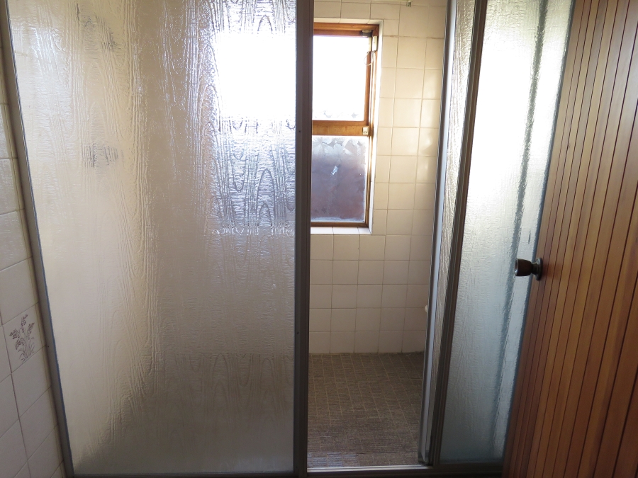 5 Bedroom Property for Sale in Kenleaf Gauteng