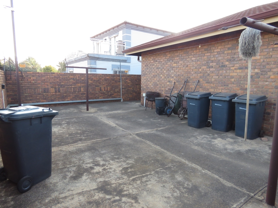 5 Bedroom Property for Sale in Kenleaf Gauteng