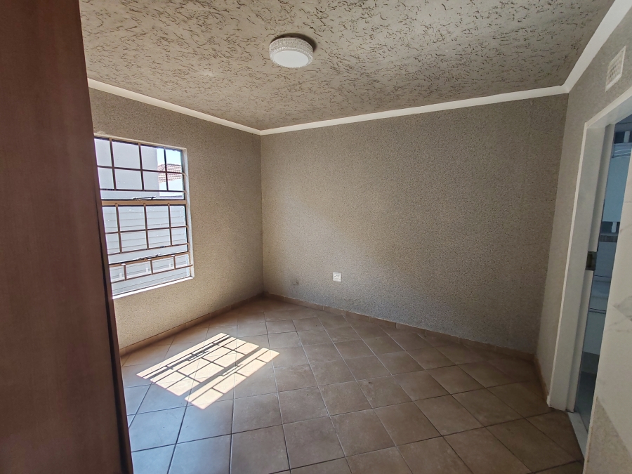 3 Bedroom Property for Sale in Andeon Gauteng