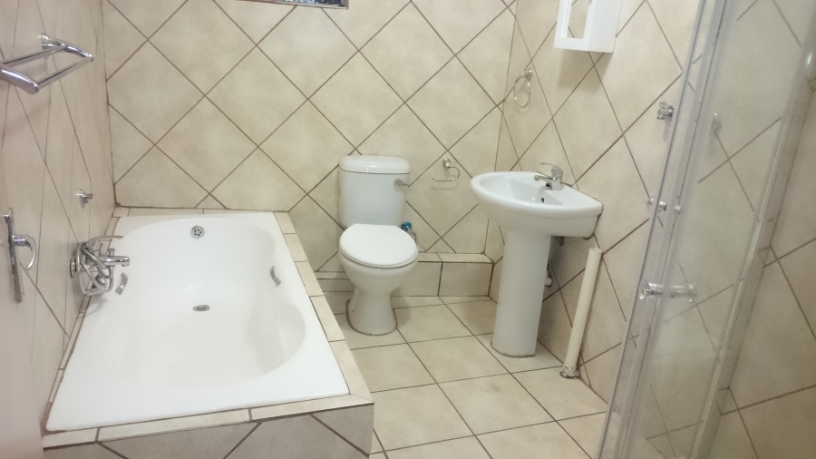 4 Bedroom Property for Sale in Kilner Park Gauteng