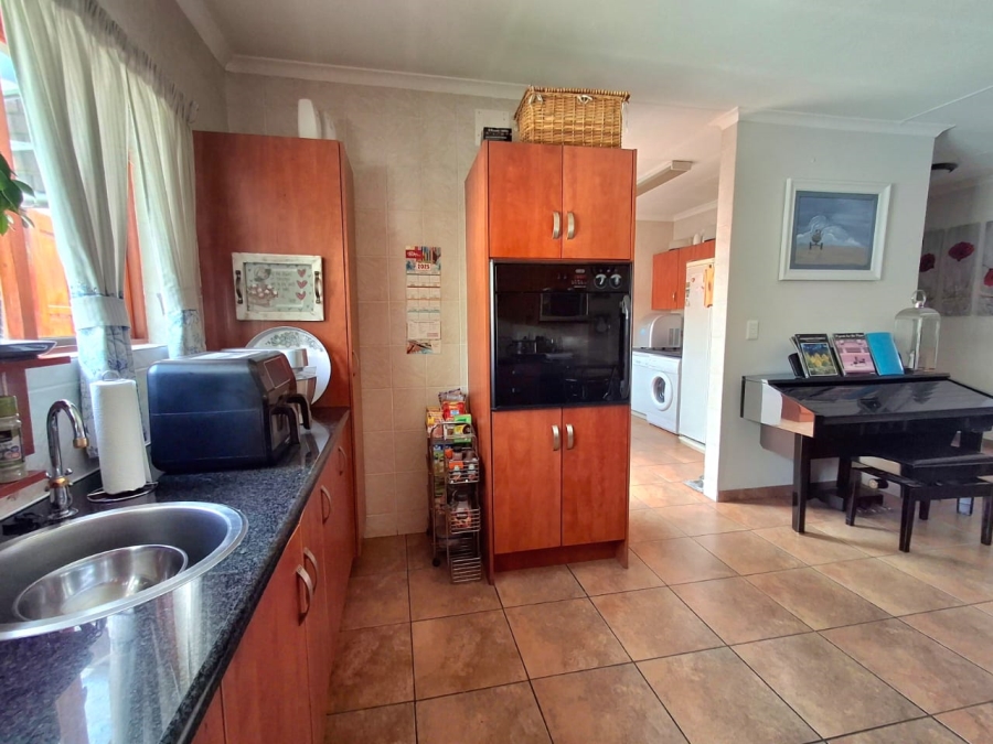 3 Bedroom Property for Sale in Sonneveld Gauteng