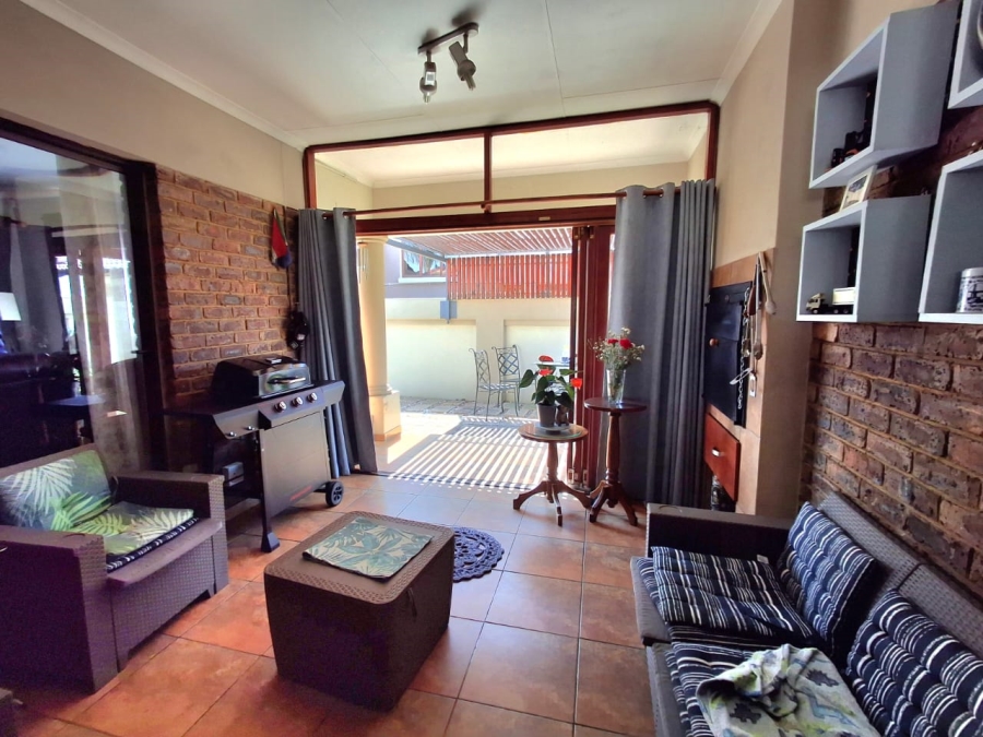 3 Bedroom Property for Sale in Sonneveld Gauteng