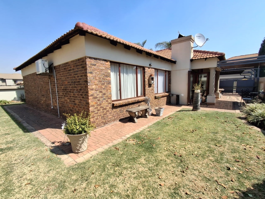 3 Bedroom Property for Sale in Sonneveld Gauteng