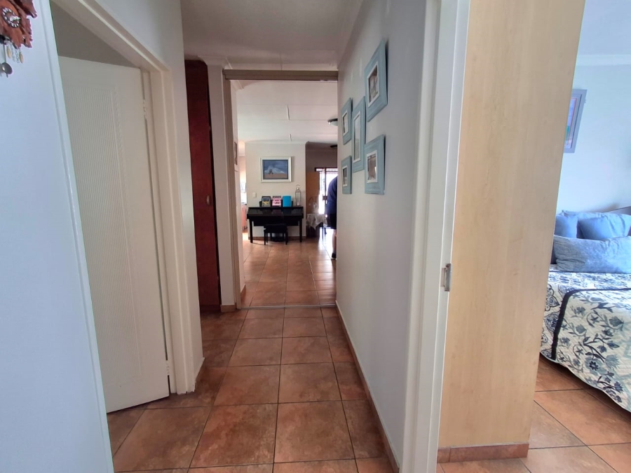 3 Bedroom Property for Sale in Sonneveld Gauteng