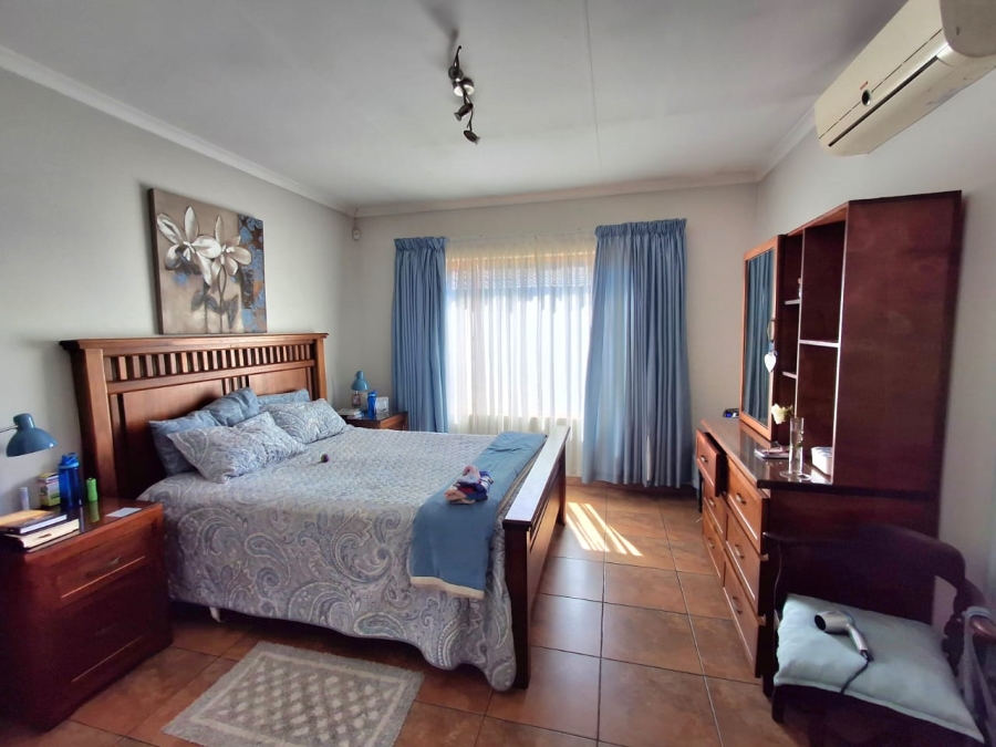 3 Bedroom Property for Sale in Sonneveld Gauteng