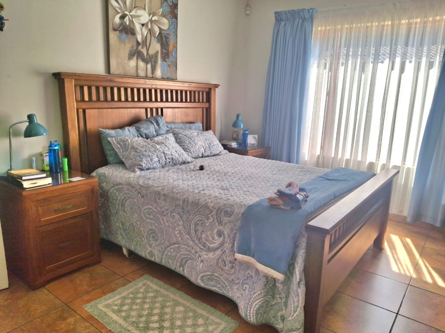3 Bedroom Property for Sale in Sonneveld Gauteng