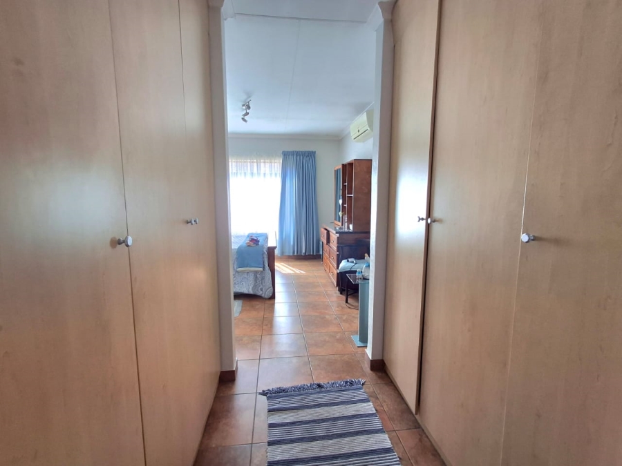 3 Bedroom Property for Sale in Sonneveld Gauteng