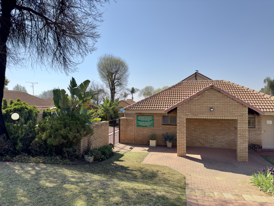 3 Bedroom Property for Sale in Equestria Gauteng